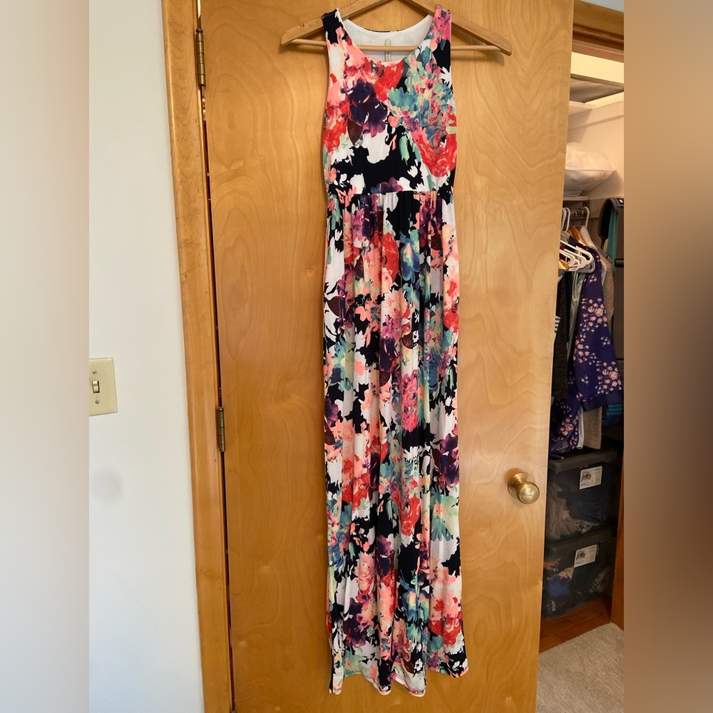 Floral Maxi Dress - Racerback - pockets - great condition